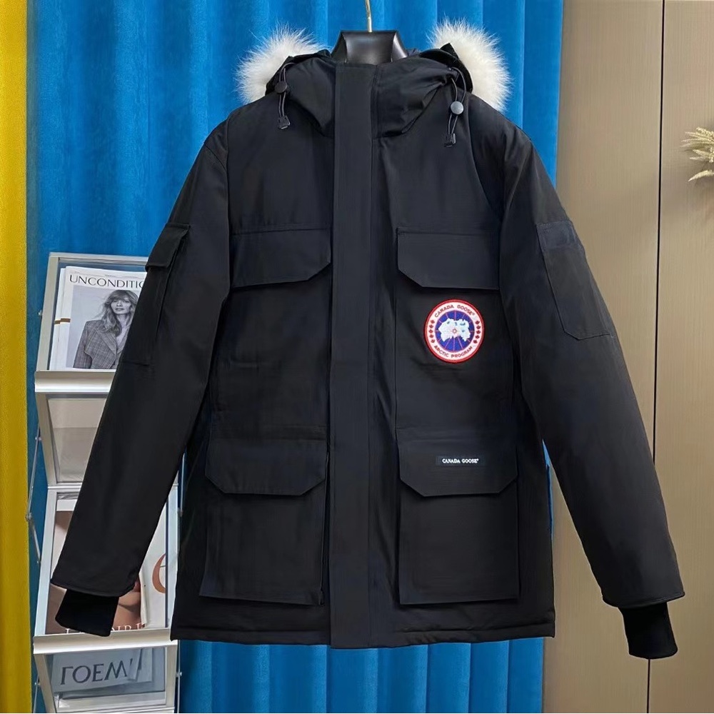 Canada Goose Men's Coat，Very comfortable to wear
